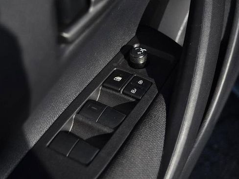 Used 2025 Toyota Corolla LE image 9