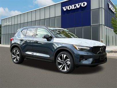 New 2026 Volvo XC40 B5 Ultra w/ Protection Package Premier