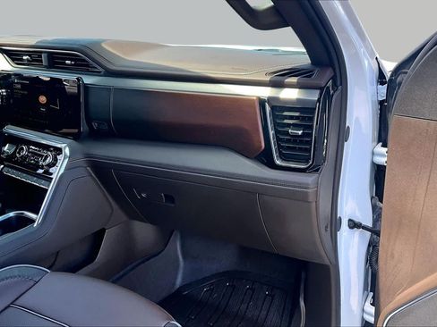 Used 2026 GMC Sierra 1500 Denali AWD/4WD image 19