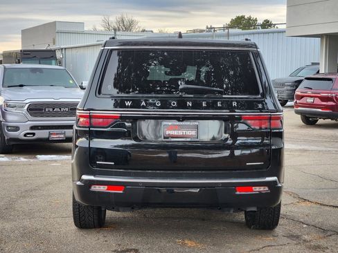 Used 2023 Jeep Wagoneer Series II image 11