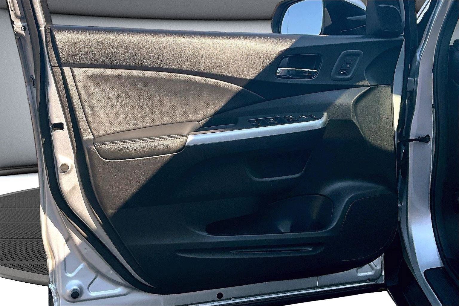 Used 2016 Honda CR-V Touring image 21