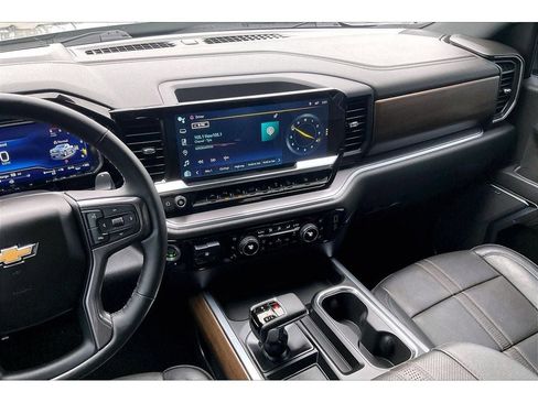 Used 2024 Chevrolet Silverado 1500 High Country w/ Technology Package image 7