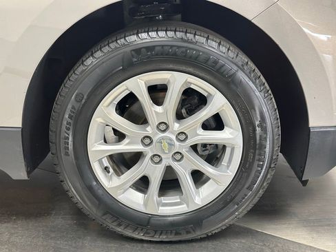 Used 2018 Chevrolet Equinox LT FWD image 28