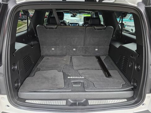 Used 2019 Cadillac Escalade ESV Platinum AWD/4WD image 14