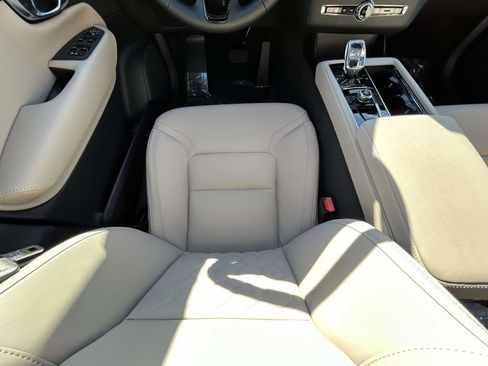 New 2026 Volvo XC90 B5 Plus image 15