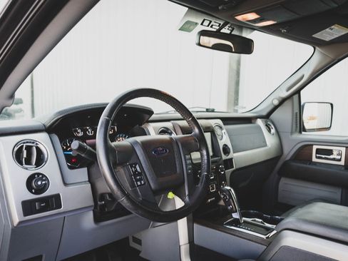 Used 2013 Ford F150 Lariat w/ Lariat Chrome Pkg image 2