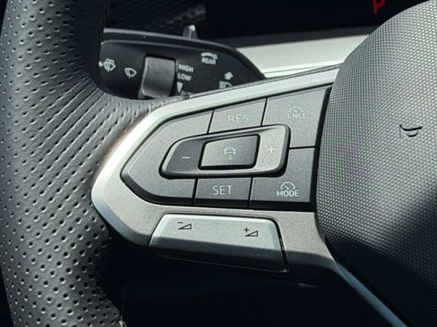 Certified 2026 Volkswagen Tiguan SE R-Line FWD image 15