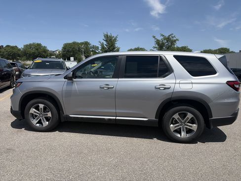 Used 2024 Honda Pilot EX-L image 8