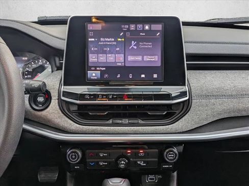 Used 2025 Jeep Compass Sport image 14