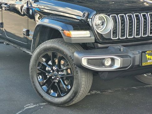 Certified 2025 Jeep Wrangler Unlimited Sahara w/ Safety Group AWD/4WD image 3