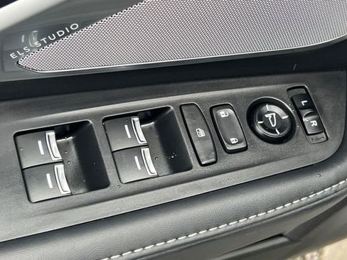 Certified 2025 Acura RDX w/ Technology Package image 12