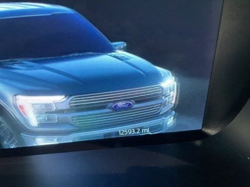 Used 2025 Ford F150 Lariat w/ Equipment Group 502A High image 9