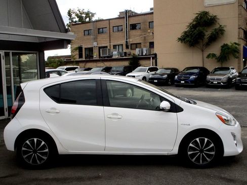 Used 2015 Toyota Prius C Two image 10