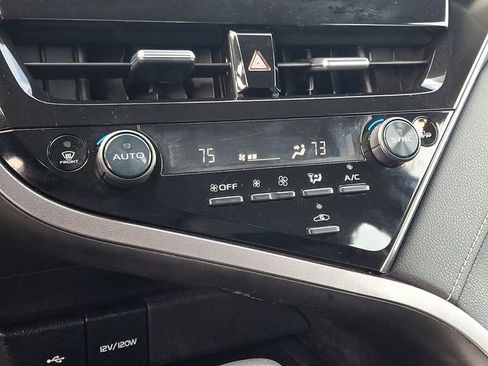 Used 2023 Toyota Camry SE image 15