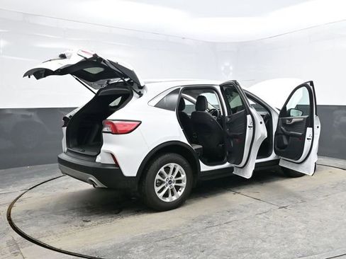 Used 2022 Ford Escape SE w/ Cold Weather Package image 48