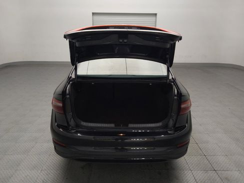 Used 2025 Volkswagen Jetta SE FWD image 29