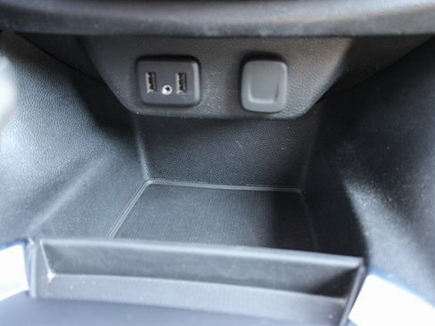 Used 2020 Chevrolet Traverse LS image 19