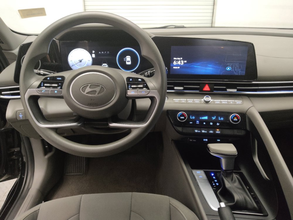 Used 2024 Hyundai Elantra SEL FWD image 22