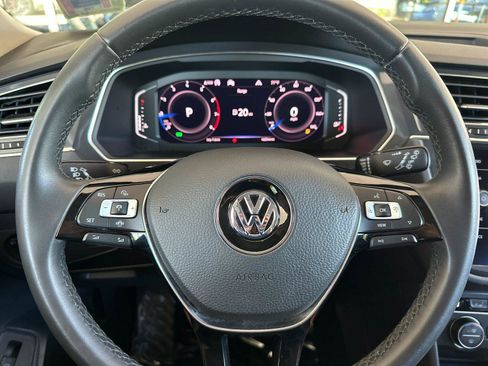 Used 2020 Volkswagen Tiguan SEL w/ 3rd Row Seat Package AWD/4WD image 24