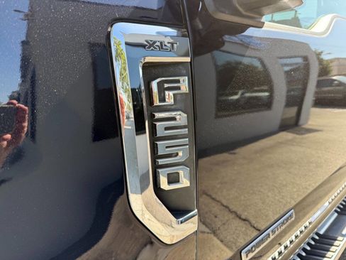 Used 2021 Ford F250 XLT w/ XLT Premium Package AWD/4WD image 20