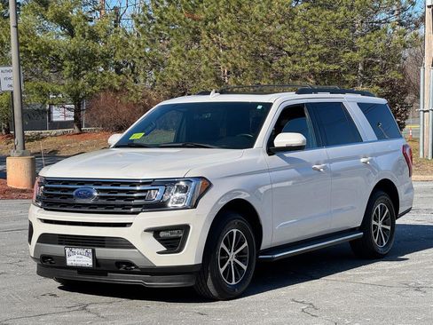 Used 2019 Ford Expedition XLT w/ Equipment Group 202A image 3