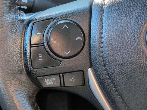 Used 2018 Toyota Corolla XLE image 27