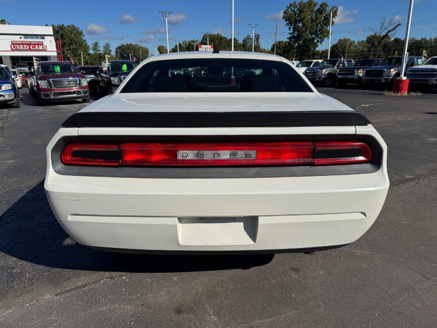 Used 2010 Dodge Challenger SE RWD image 4
