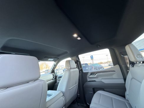 Used 2025 GMC Sierra 1500 SLT image 19