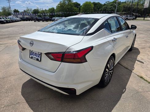 Used 2025 Nissan Altima 2.5 SV image 7