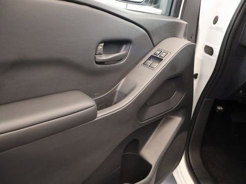 New 2025 Nissan Frontier S image 9