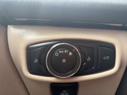 Used 2017 Lincoln MKZ Select image 18