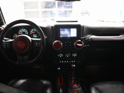 Used 2015 Jeep Wrangler Unlimited Sahara w/ Connectivity Group image 5