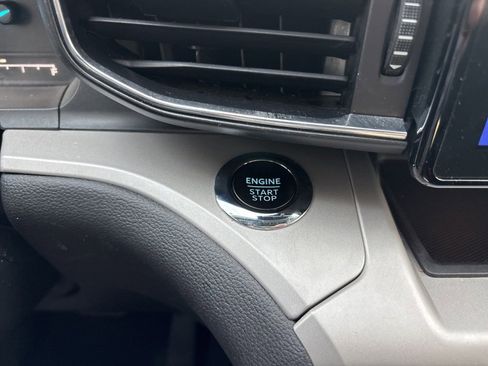 Used 2024 Ford Explorer XLT w/ Equipment Group 202A image 13