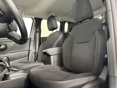 Used 2023 Jeep Renegade Latitude w/ Premium Group image 19