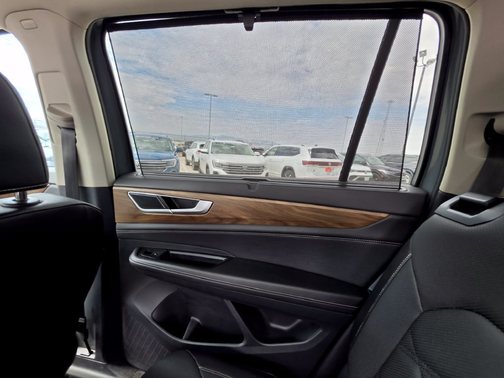 Used 2025 Volkswagen Atlas SE w/ Panoramic Sunroof Package FWD image 19