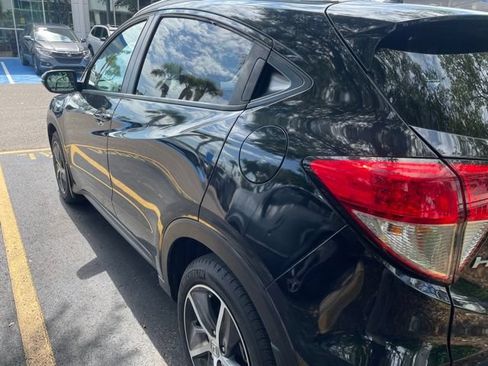 Used 2022 Honda HR-V EX-L image 3