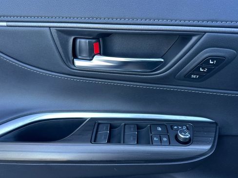 Used 2021 Toyota Venza XLE w/ Softex Package image 11