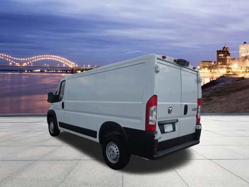 Used 2025 RAM ProMaster 2500 w/ Convenience Group FWD image 3