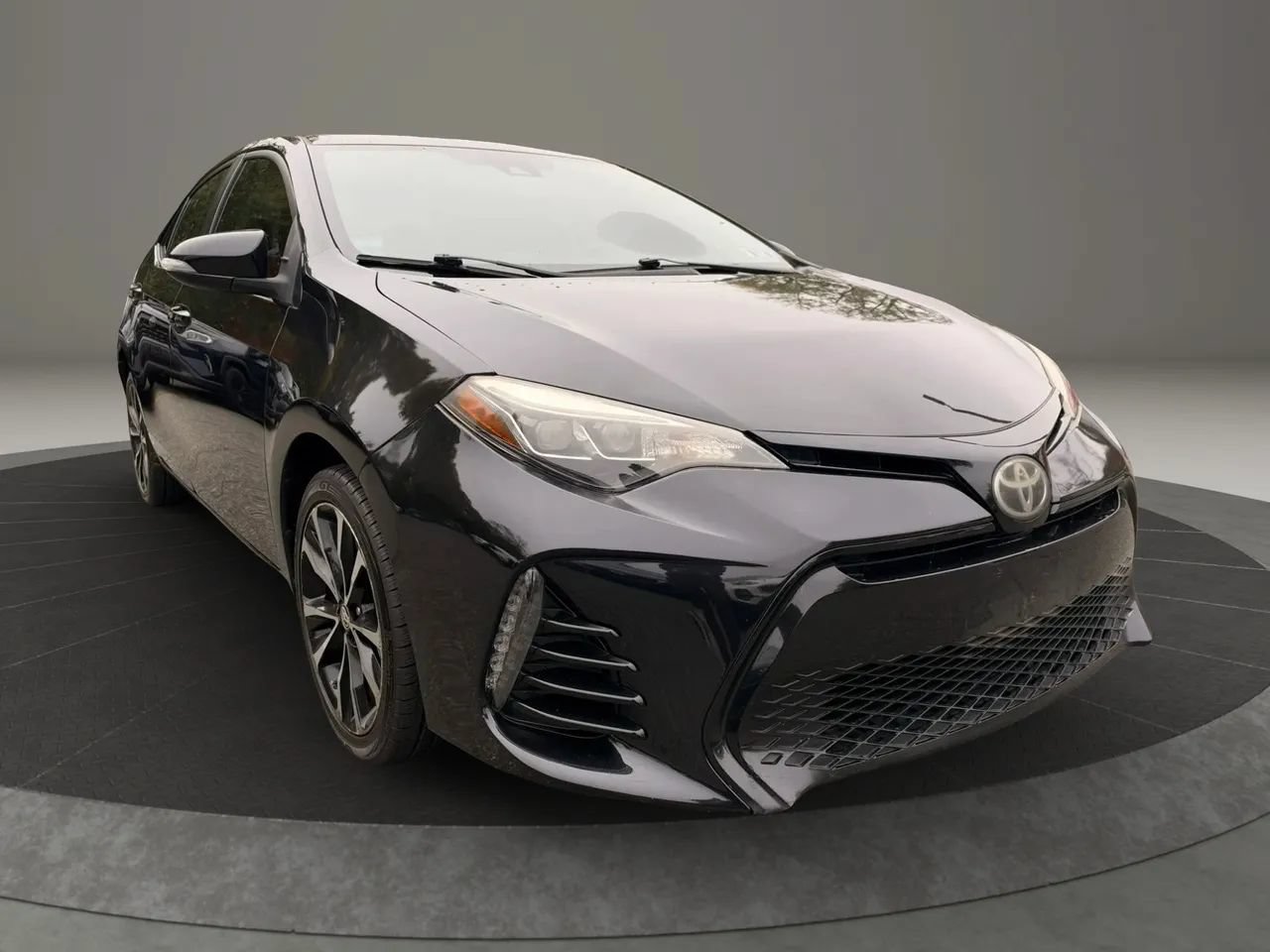 Used 2017 Toyota Corolla XSE FWD image 7