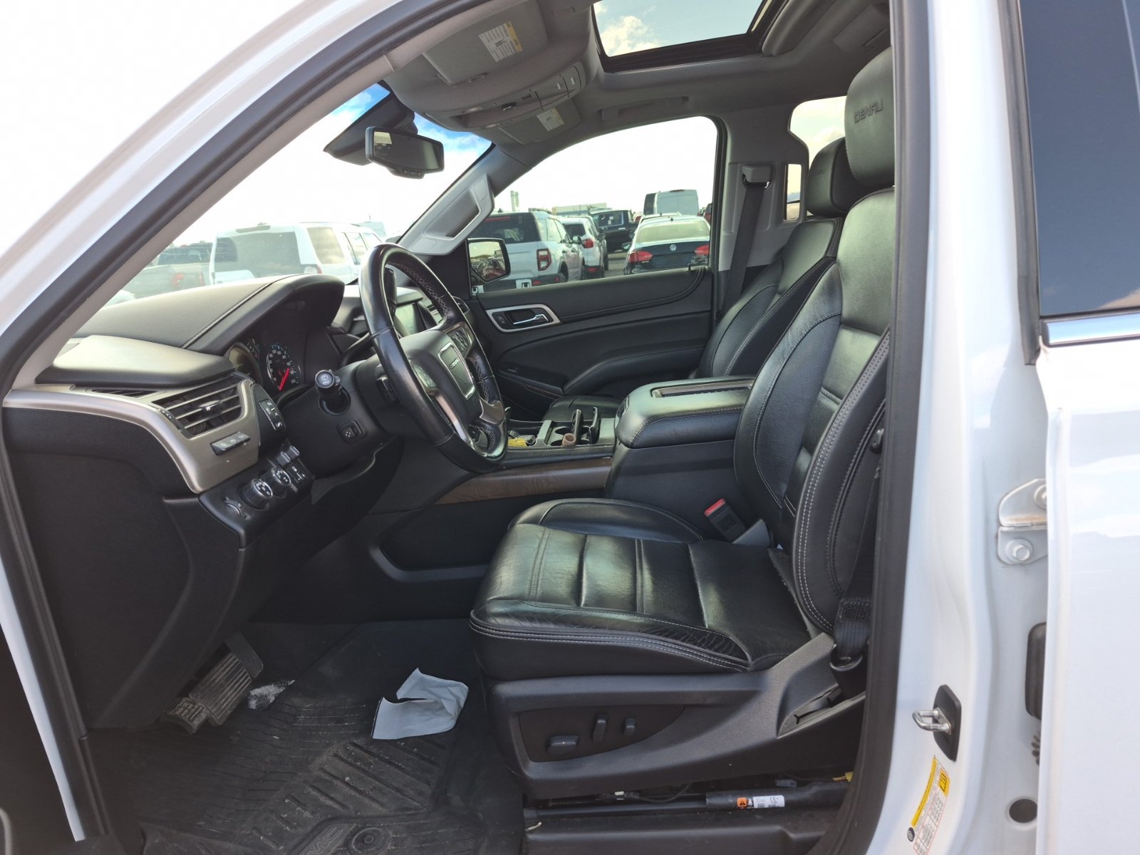 Used 2019 GMC Yukon XL Denali AWD/4WD image 8