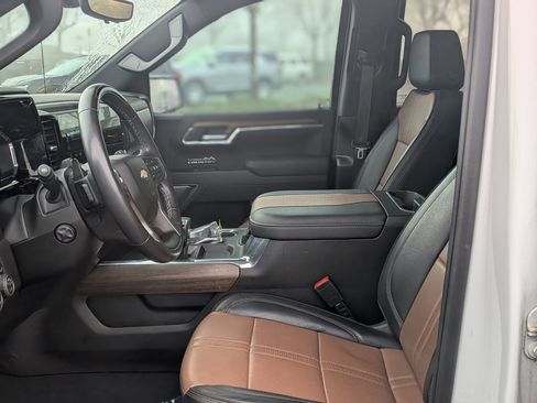 Used 2023 Chevrolet Silverado 1500 High Country image 16