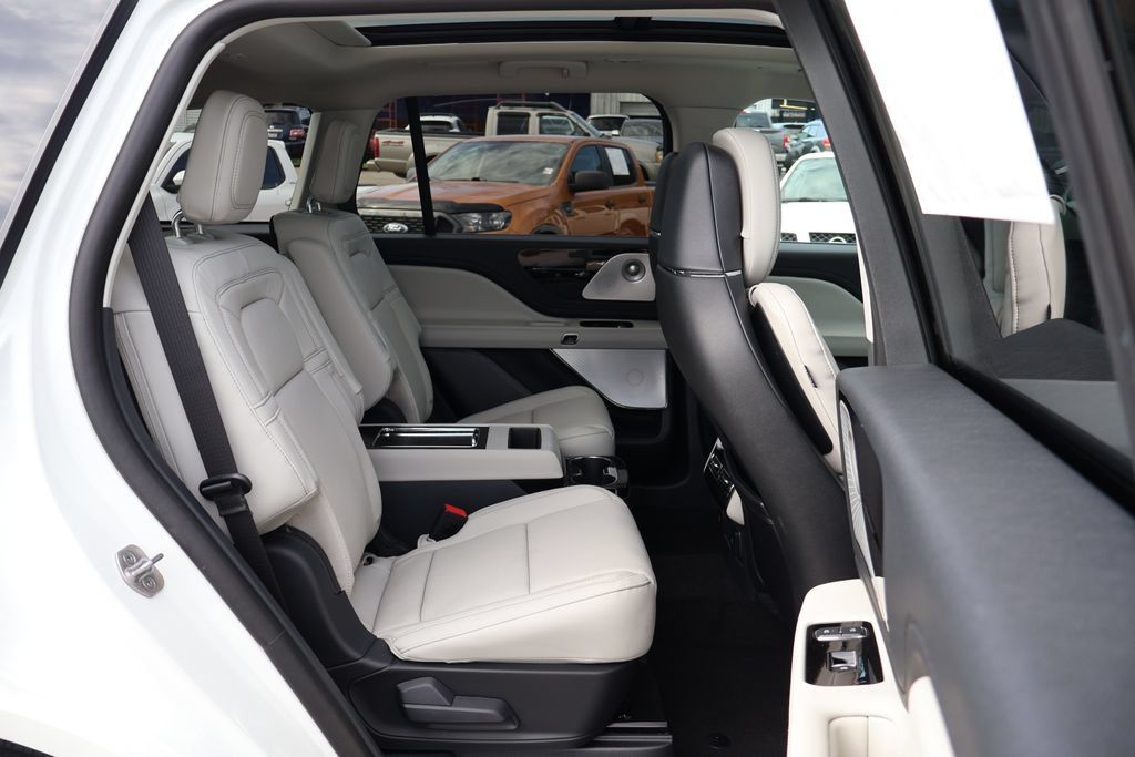 New 2027 Lincoln Aviator Reserve AWD/4WD image 27