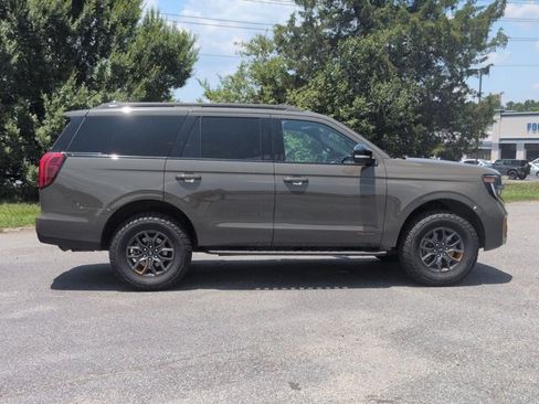 Certified 2025 Ford Expedition Tremor AWD/4WD image 3