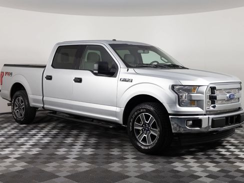 Used 2017 Ford F150 XLT w/ Equipment Group 301A Mid AWD/4WD image 10