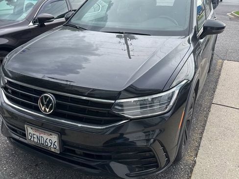 Used 2023 Volkswagen Tiguan SE R-Line FWD image 1