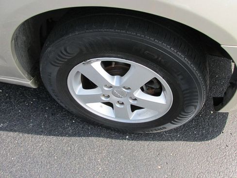 Used 2013 Dodge Grand Caravan SXT FWD image 35