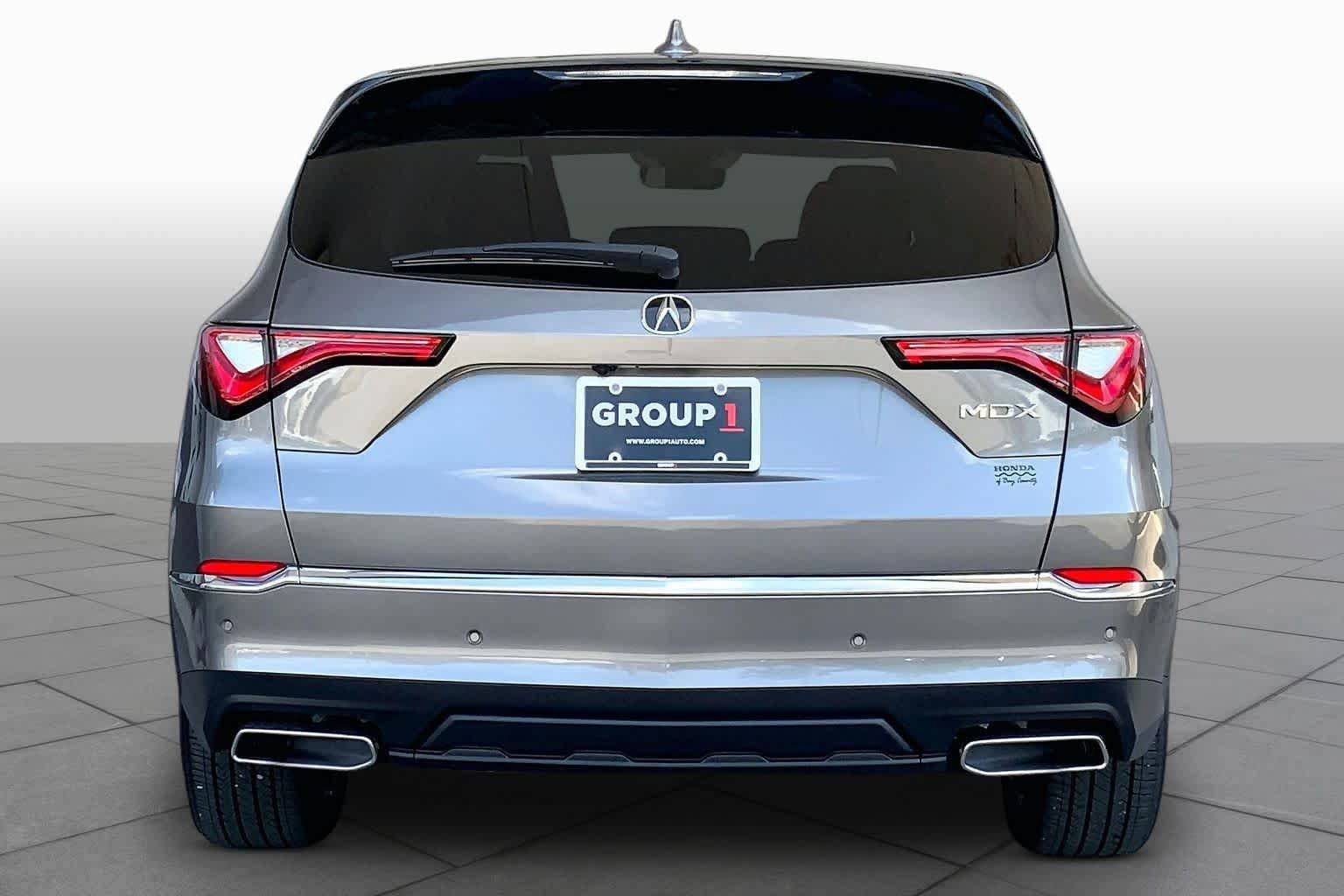 Used 2024 Acura MDX w/ Technology Package FWD image 5