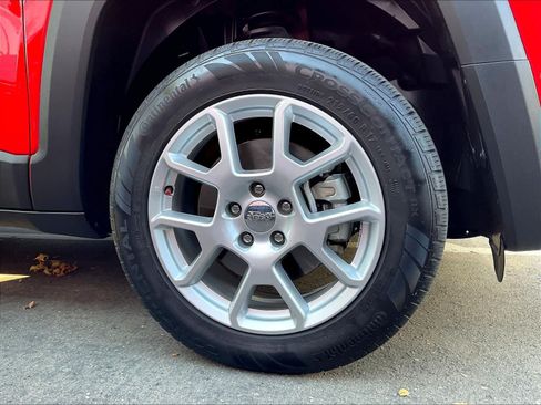 Used 2021 Jeep Renegade Latitude w/ Sun & Sound Group AWD/4WD image 9