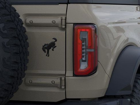 New 2025 Ford Bronco Badlands image 48