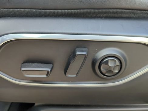 Used 2022 Jeep Wagoneer Series II RWD image 11